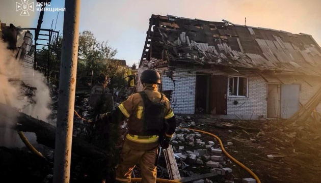 Ratownicy pokazali skutki rosyjskich ataków w dwóch rejonach obwodu kijowskiego