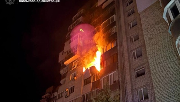 Rusya'nın insansız hava aracı saldırısı Zaporijya'daki bir apartman binasını ateşe verdi