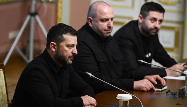 Zelenski: Biz Britaniya, Fransa və Almaniya nümayəndələrinin iştirakı ilə müzakirəyə başlayırıq