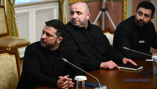 У Києві завершився перший раунд перемовин між Україною та спецпосланцями Трампа
