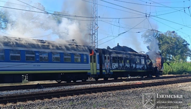 Tropas rusas atacan el tren Járkiv-Izium y dejan heridos 