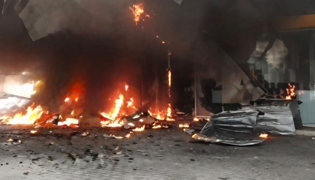 Russen nehmen zivile Autos in Kramatorsk ins Visier - es gibt drei Tote und vier Verletzte. Opfer auch in Swjahel gemeldet