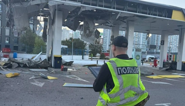 Дронова атака: у Києві загинув чоловік, восьмеро людей поранені