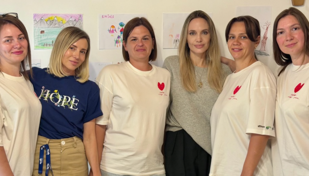 Angelina Jolie comparte detalles de su visita a Ucrania