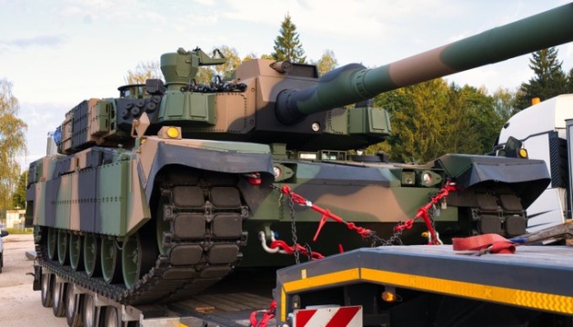 Польща отримала нову партію південнокорейських танків K2