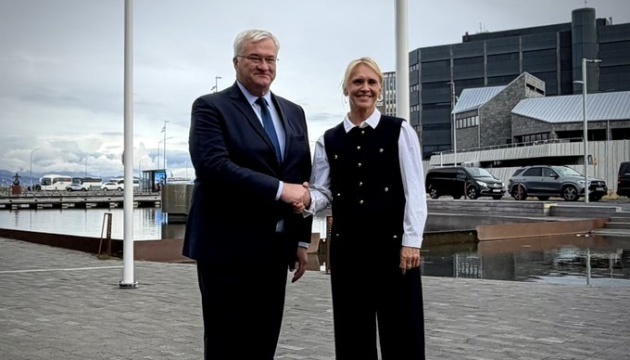 Sybiha aborda la firma del Acuerdo de Drones con su homóloga de Islandia