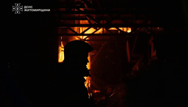 На Житомирщині двоє людей постраждали під час удару росіян по підприємству