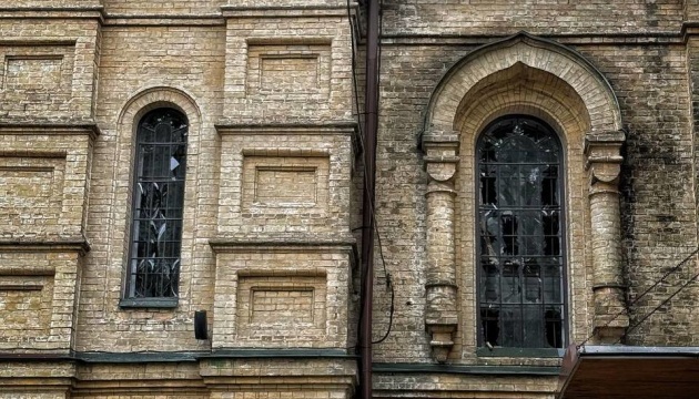 У Києві росіяни пошкодили 120-річний Свято-Покровський храм