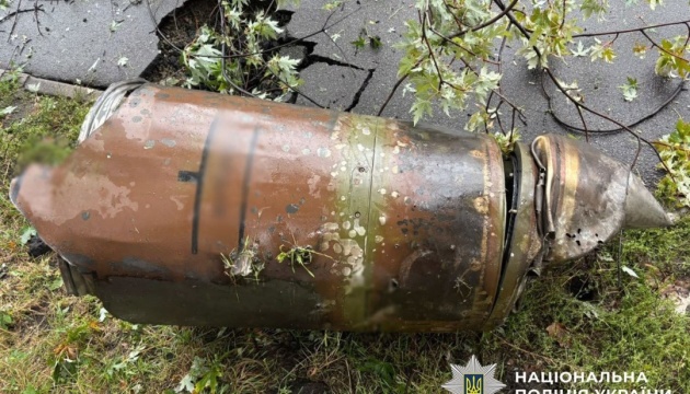 Сharge militaire de 230 kg : Un missile balistique non explosé désamorcé à Kyiv