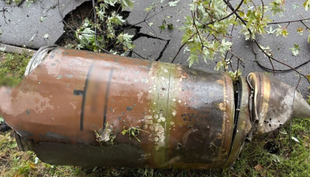 Fast 230 Kilo schwerer Sprengkopf einer ballistischen Rakete in Kyjiw entschärft  
