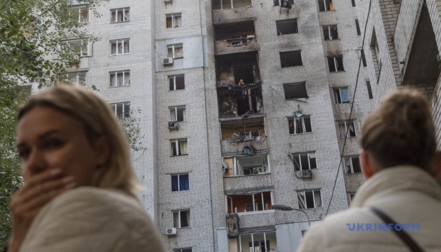 Injury toll after Russian drone attacks in Kyiv rises to 20, teenager killed