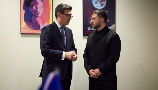 Selenskyj: Britischer Premierminister versicherte, dass Sanktionen gegen Fridman und Usmanow nicht aufgehoben werden