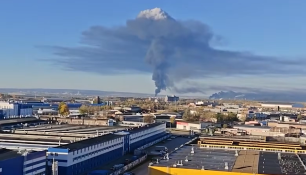 Ukrainian Defense Forces strike oil refineries in Perm and Novoshakhtinsk and two Russian radar stations