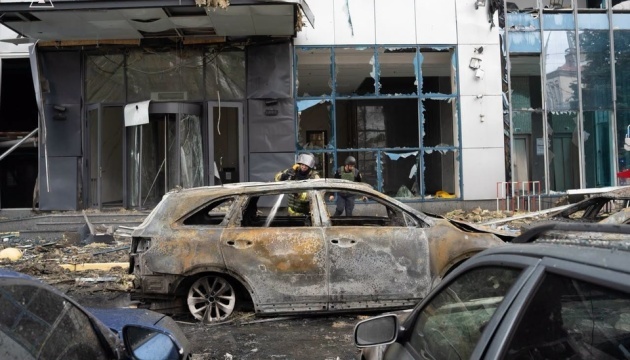  Zahl der Verletzten nach Russlands Angriffen auf Kyjiw steigt auf 57, sieben Menschen kamen ums Leben