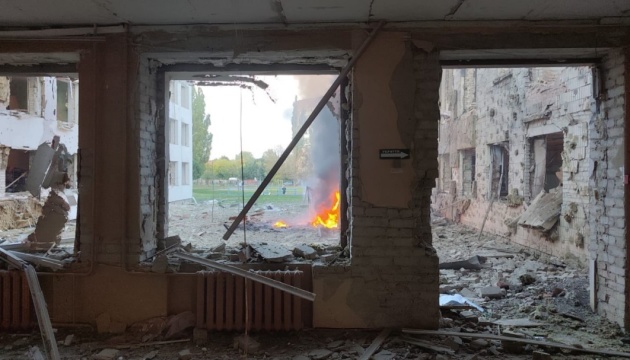 Zwei Todesopfer nach russischem Gleitbombenangriff auf Sumy. Unter Verletzten sind drei Kinder
