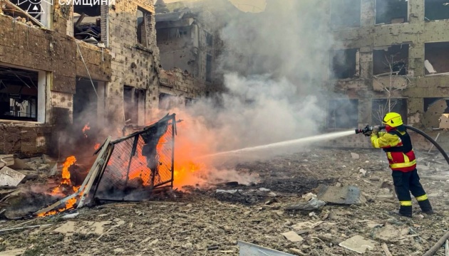 Report: Police show aftermath of KAB strikes on Sumy: Two killed, six wounded