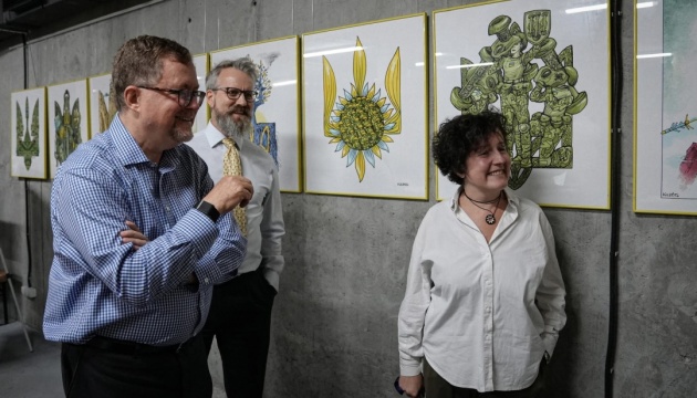 Se inaugura una exposición de Ukrinform en la Representación de la OTAN en Ucrania con motivo del Día de los Defensores y las Defensoras 