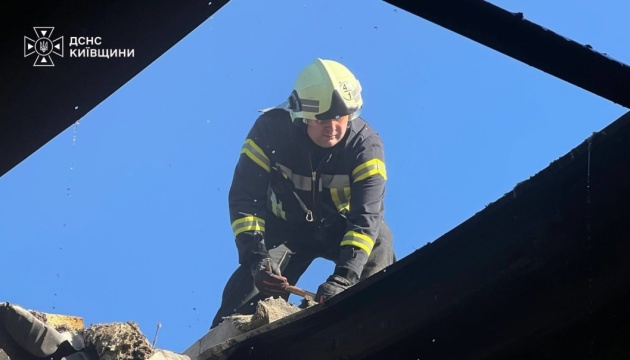 Rekor kıran kurtarma görevlisi, Kiev'de ikinci Rus bombardımanında yaralandı