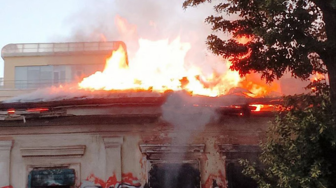 Пожежа в академії під час атаки