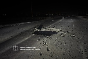 Росіяни атакували один з мостів у Запоріжжі, через пошкодження рух мостом перекритий, є постраждалі