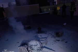 Extinguido un incendio en el distrito Obolonsky de Kyiv provocado por un ataque ruso 