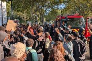 У Франції нова хвиля протестів ліцеїстів - до акцій долучилися батьки