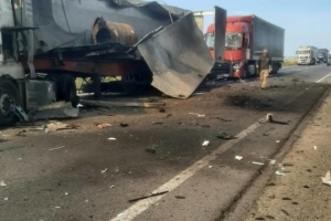 Russen attackieren mehrfach Autostraße im Gebiet Odessa: fünf Menschen verletzt, mehrere Autos beschädigt
