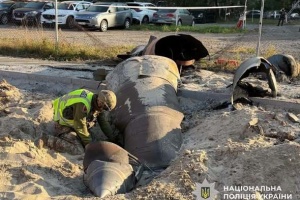 У Дарницькому районі Києва знешкоджують балістичну ракету, виявлену серед житлових будинків
