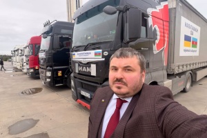 Азербайджан відправив десять вантажівок з енергообладнанням для України