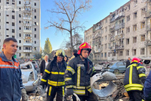 In Krementschuk Zahl der Verletzten nach russischem Angriff auf 47 gestiegen, zwei Menschen getötet