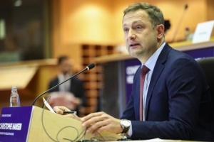 L'adhésion de l'Ukraine renforcera le potentiel agricole de l'UE, mais un temps d'adaptation reste nécessaire selon le commissaire Hansen