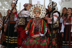 Пір’яний вінок і весільні традиції