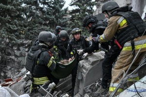 À Zaporijjia, le bilan de la frappe aérienne russe s’élève à 17 morts et 18 blessés
