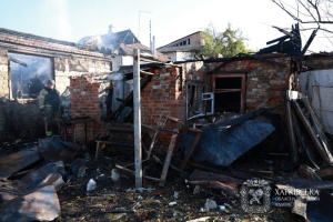 У Харкові ліквідували пожежу після ворожої атаки - є загибла і дев'ятеро постраждалих