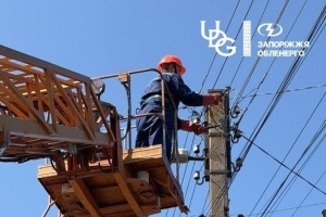 У Запоріжжі та прифронтових районах російські обстріли пошкодили трансформаторні підстанції та ЛЕП