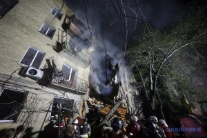 Ракетний удар по Харкову: під завалами будинку знайшли загиблого, 11 людей поранені