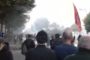 У столиці Албанії студентський протест переріс у сутички з поліцією -  23 затриманих