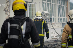На Київщині через російську атаку поранений чоловік, пошкоджені будинки