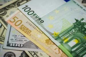 FT : les États-Unis ont proposé à l'Europe de débloquer une partie des avoirs russes et souhaitent les placer sous leur contrôle