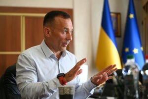 Скільки іноземців на Закарпатті мають мають офіційні дозволи на роботу: дані ОВА