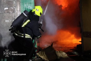 На Рівненщині двоє людей постраждали внаслідок ворожого удару по підприємству