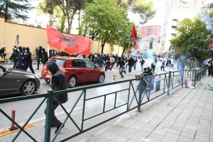 Поліція Албанії могла застосувати гумові кулі проти мітингарів