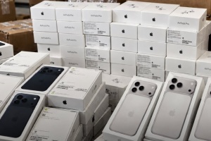 АРМА виставило на продаж понад 800 гаджетів Apple, вилучених на митниці
