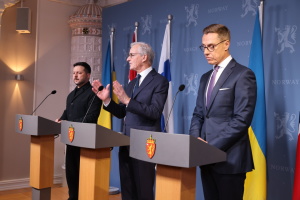 Зеленський про зустріч з Віткоффом: Є пропозиції про припинення вогню та гарантії безпеки на рівні статті 5 НАТО