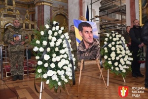 У Луцьку попрощалися з колишнім гравцем футбольної збірної та воїном-десантником Романом Максимюком