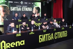 Зірка боксу Денис Берінчик дебютуватиме у змішаних єдиноборствах