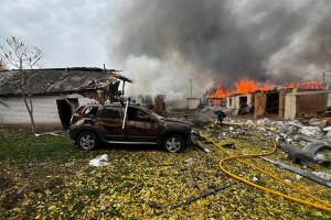 У Бобровиці на Чернігівщині загарбники вдарили БПЛА по житловому сектору, троє постраждалих