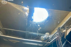 Rusos atacan un centro comercial en Járkiv, hay cuatro heridos