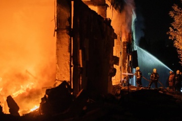 Guerre en Ukraine : un civil blessé et plusieurs infrastructures civiles endommagées dans une frappe nocturne russe sur Kyiv