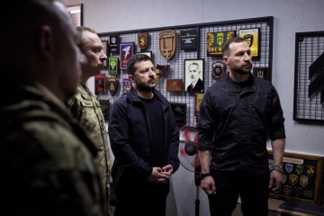 Зеленський привітав захисників і захисниць України з пункту управління на фронті